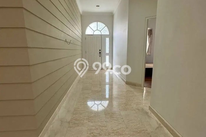 Rumah Luxury Modern Siap Huni di Pakuwon City Surabaya Rumah Luxury Modern Siap Huni di Pakuwon City Surabaya