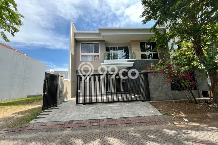Ready to Use! Premium House LT 264m2 Desain Elegan di Pakuwon CIty Ready to Use! Premium House LT 264m2 Desain Elegan di Pakuwon CIty