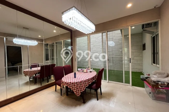Ready to Use! Premium House LT 264m2 Desain Elegan di Pakuwon CIty Ready to Use! Premium House LT 264m2 Desain Elegan di Pakuwon CIty