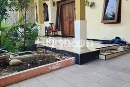 BEST OFFER! Rumah Untuk Investasi area Tanah Mas, LT 240m² LB 200m² BEST OFFER! Rumah Untuk Investasi area Tanah Mas, LT 240m² LB 200m²