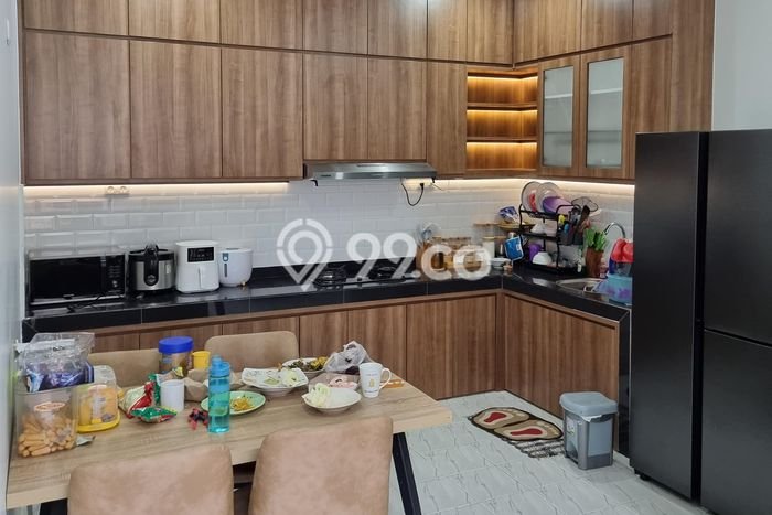 Rumah Luas Asri 3 KT Siap Huni di BSB City Semarang Rumah Luas Asri 3 KT Siap Huni di BSB City Semarang