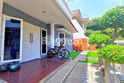 Hunian Mewah Siap Huni LT 300m2 di Banyumanik, Semarang Hunian Mewah Siap Huni LT 300m2 di Banyumanik, Semarang