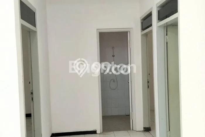 Rumah Sewa Semarang LT 240m2 LB 200m2 Area Tanah Mas Rumah Sewa Semarang LT 240m2 LB 200m2 Area Tanah Mas