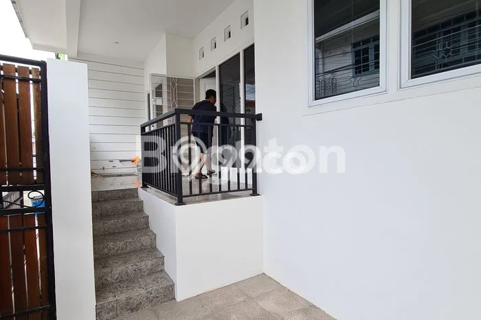 Rumah Sewa Semarang LT 120m2 LB 120m2 Area Tanah Mas Rumah Sewa Semarang LT 120m2 LB 120m2 Area Tanah Mas