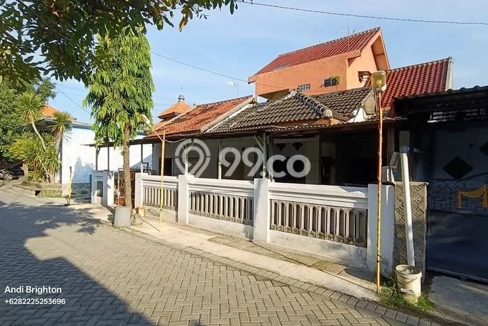 Hunian Strategis 2 KT LB 100m2 Kondisi Bagus di Jombang Kota Hunian Strategis 2 KT LB 100m2 Kondisi Bagus di Jombang Kota