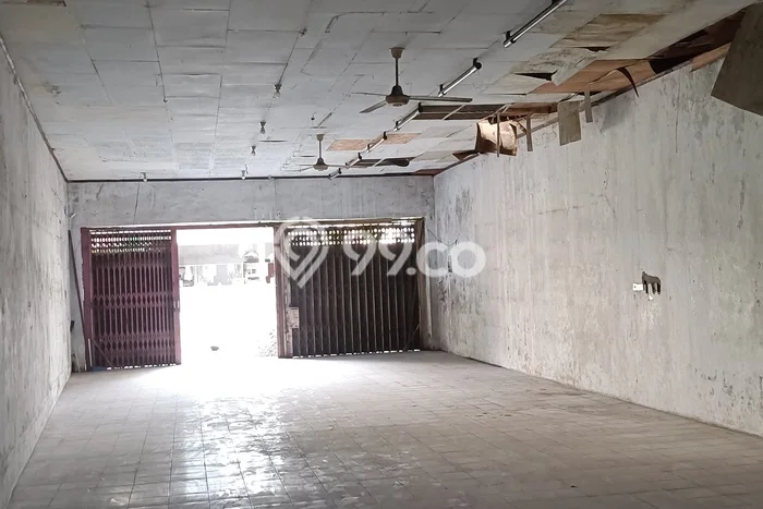Ruko Dijual di Jombang LT 843m2, LB 465m2 untuk Investasi Ruko Dijual di Jombang LT 843m2, LB 465m2 untuk Investasi
