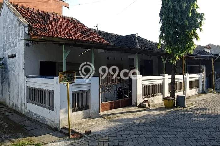 Hunian Strategis 2 KT LB 100m2 Kondisi Bagus di Jombang Kota Hunian Strategis 2 KT LB 100m2 Kondisi Bagus di Jombang Kota