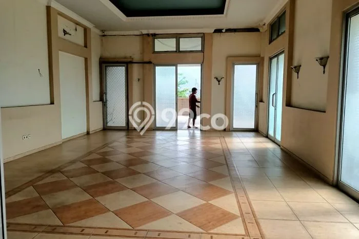 Ruko Disewa di Jakarta Utara dengan LB 520m2 Area Komersial Ramai Ruko Disewa di Jakarta Utara dengan LB 520m2 Area Komersial Ramai