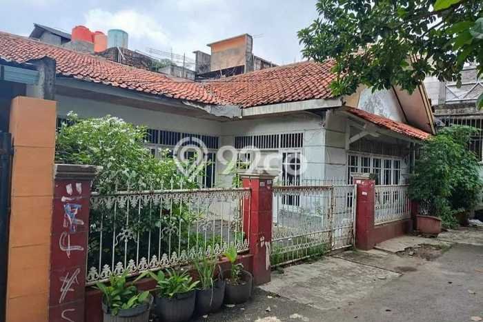 Jual Rumah Eksklusif 4 KT di Meruya, Jakarta Barat Jual Rumah Eksklusif 4 KT di Meruya, Jakarta Barat
