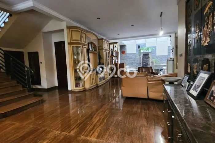 Rumah Luxury Modern Tanpa Renovasi di Kembangan Selatan Jakarta Barat Rumah Luxury Modern Tanpa Renovasi di Kembangan Selatan Jakarta Barat