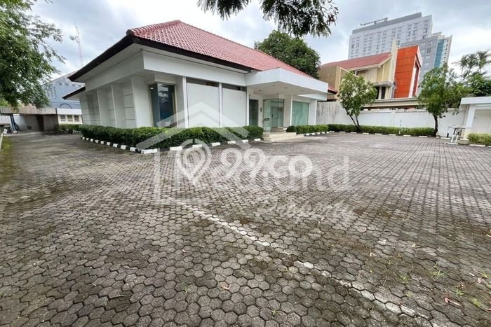 Komersial untuk disewa di Semarang Tengah punya LT 1213m2 & LB 677m2 harga sewa kompetitif Komersial untuk disewa di Semarang Tengah punya LT 1213m2 & LB 677m2 harga sewa kompetitif