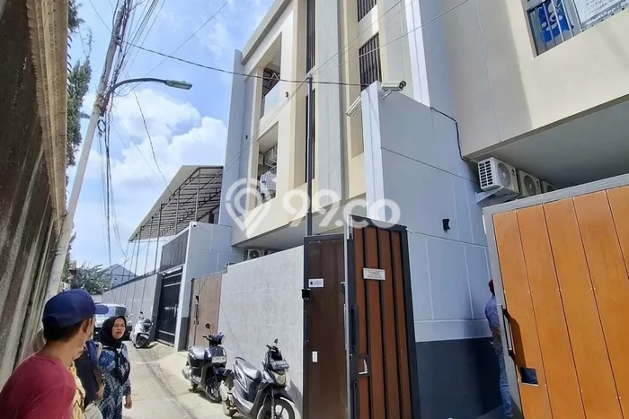 Kos-kosan Dijual di Kemanggisan Jakarta Barat Luas 850m2 Kos-kosan Dijual di Kemanggisan Jakarta Barat Luas 850m2