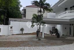 Rumah Elit Modern Tanpa Renovasi di Lebak Bulus Jakarta Selatan Rumah Elit Modern Tanpa Renovasi di Lebak Bulus Jakarta Selatan