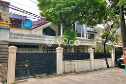 Ready to Use! Premium House LT 249m2 Desain Modern di Jelambar Ready to Use! Premium House LT 249m2 Desain Modern di Jelambar