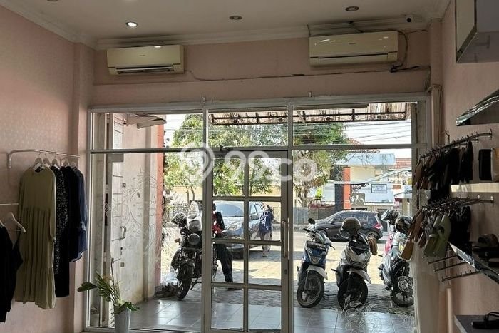 Ruko Paling Dicari LB 204m2 Dijual di Enggal Ruko Paling Dicari LB 204m2 Dijual di Enggal