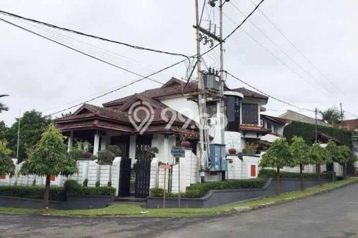 Dijual Hunian Mewah dengan Fasilitas Sekitar Komplit di Enggal, Bandar Lampung Dijual Hunian Mewah dengan Fasilitas Sekitar Komplit di Enggal, Bandar Lampung