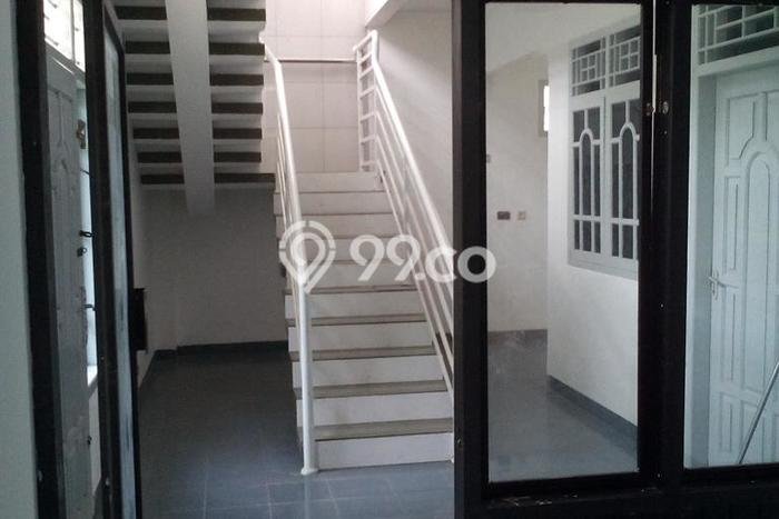 Jual Rumah Bagus Siap Huni LB 262m2 di Kedamaian, Bandar Lampung Jual Rumah Bagus Siap Huni LB 262m2 di Kedamaian, Bandar Lampung