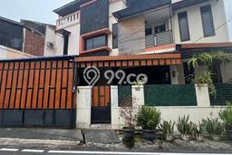 Rumah Elit Modern Siap Huni di Pondok Kelapa Jakarta Timur Rumah Elit Modern Siap Huni di Pondok Kelapa Jakarta Timur