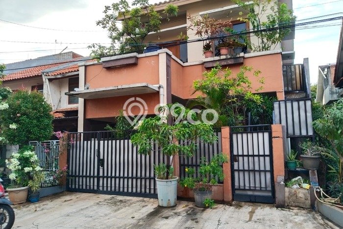 Jual Rumah Luas Elegan Dengan View Eksklusif di Pondok Kelapa, Jakarta Timur Jual Rumah Luas Elegan Dengan View Eksklusif di Pondok Kelapa, Jakarta Timur