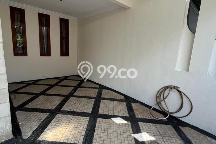 Rumah Modern 4 KT di Pondok Bambu Jakarta Timur Semi Furnished Rumah Modern 4 KT di Pondok Bambu Jakarta Timur Semi Furnished