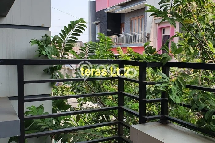 Jual Rumah Mewah Megah Dengan View Eksklusif di Klender, Jakarta Timur Jual Rumah Mewah Megah Dengan View Eksklusif di Klender, Jakarta Timur