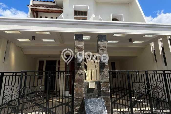 Rumah Modern 4 KT di Pondok Bambu Jakarta Timur Semi Furnished Rumah Modern 4 KT di Pondok Bambu Jakarta Timur Semi Furnished