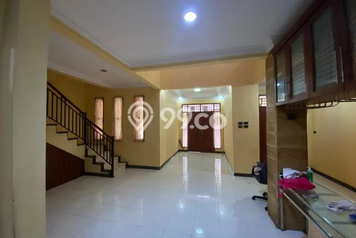 Rumah Modern 4 KT di Pondok Bambu Jakarta Timur Semi Furnished Rumah Modern 4 KT di Pondok Bambu Jakarta Timur Semi Furnished