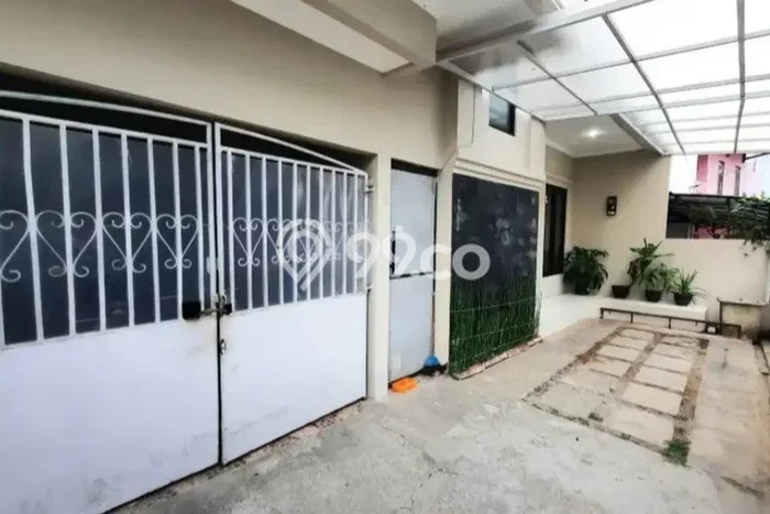 Rumah Modern 17 KT LT 180m2 di Sayap Dago Rumah Modern 17 KT LT 180m2 di Sayap Dago