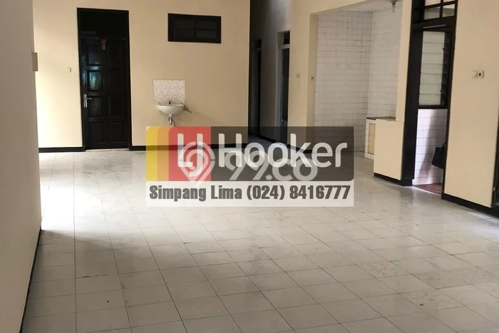 Rumah di Semarang Tengah, Ready, 3 KM, Dekat Semarang Tengah, Semarang, Semarang, LT 243m² LB 154m² Rumah di Semarang Tengah, Ready, 3 KM, Dekat Semarang Tengah, Semarang, Semarang, LT 243m² LB 154m²