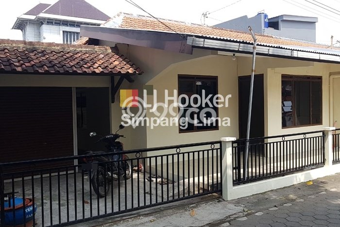 Rumah area Semarang Selatan, 0 KM, Dekat Rumah Sakit, LT 180m² Bangunan 153m² Rumah area Semarang Selatan, 0 KM, Dekat Rumah Sakit, LT 180m² Bangunan 153m²