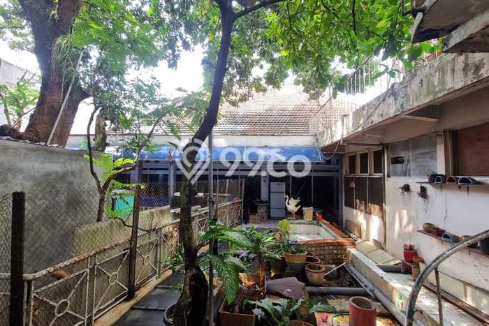 PREMIUM CHOICE! Rumah kawasan Simpang Lima, 4 KT, Area Asri, LT 850m2m² Bangunan 392m2m² PREMIUM CHOICE! Rumah kawasan Simpang Lima, 4 KT, Area Asri, LT 850m2m² Bangunan 392m2m²