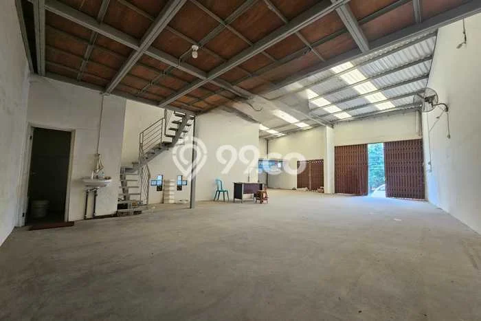 LOKASI BISNIS! Gudang For Rent di Terboyo, Luas 175m², Jalan Strategis, Siap Usaha LOKASI BISNIS! Gudang For Rent di Terboyo, Luas 175m², Jalan Strategis, Siap Usaha