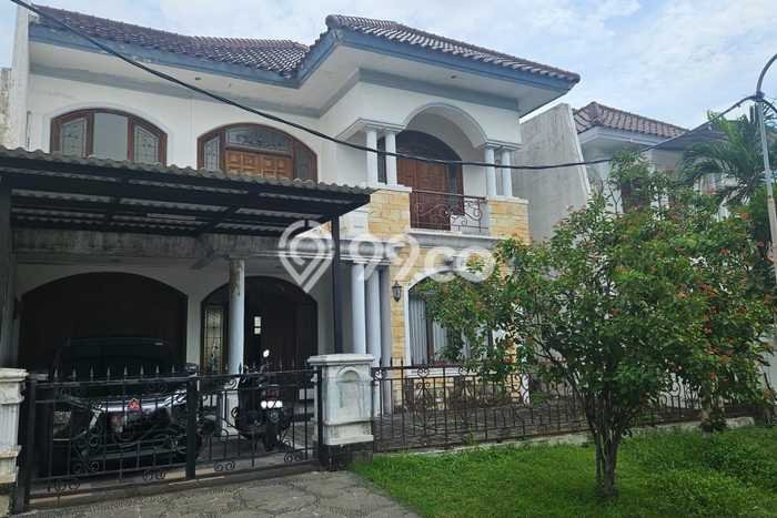 Hot Offer Hunian Premium Ideal dan Luas di Dukuh Pakis, Surabaya Hot Offer Hunian Premium Ideal dan Luas di Dukuh Pakis, Surabaya