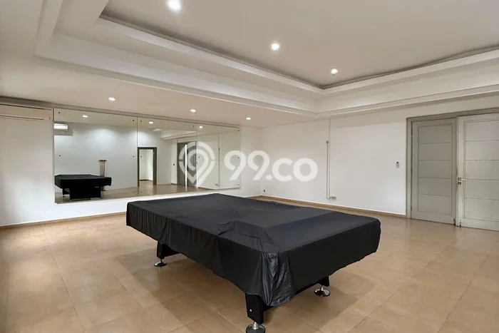 Rumah Elit Modern Tanpa Renovasi di Pondok Indah Jakarta Selatan Rumah Elit Modern Tanpa Renovasi di Pondok Indah Jakarta Selatan