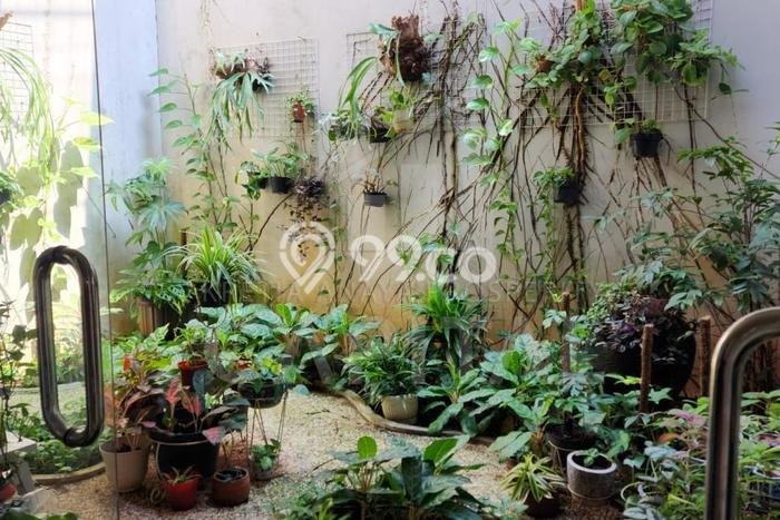 Dijual Rumah Mewah Megah Dengan View Eksklusif di Cibubur, Jakarta Timur Dijual Rumah Mewah Megah Dengan View Eksklusif di Cibubur, Jakarta Timur