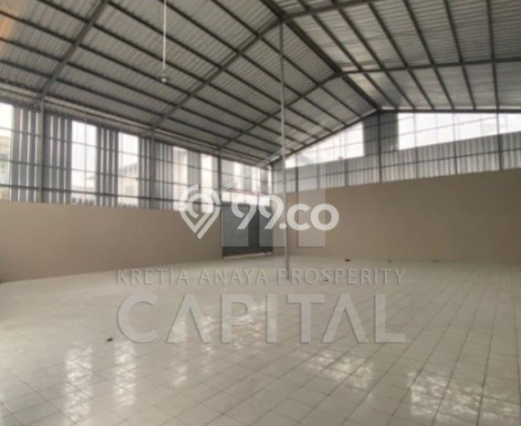 Unit Gudang Disewakan di Moch Toha di Area Ramai & Strategis Unit Gudang Disewakan di Moch Toha di Area Ramai & Strategis