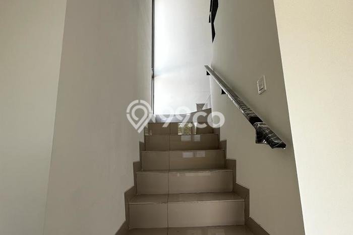 Disewakan! Rumah 2 Kamar Tidur &
2 Kamar Mandi di Pantai Indah Kapuk, Jakarta Utara Disewakan! Rumah 2 Kamar Tidur &
2 Kamar Mandi di Pantai Indah Kapuk, Jakarta Utara