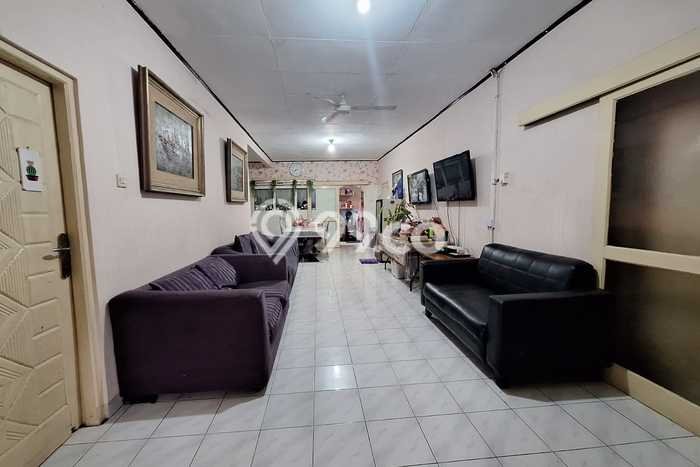 Hunian Mewah LB 200m2 Siap Pakai Desain Elegan di Bintaro, Jakarta Selatan Hunian Mewah LB 200m2 Siap Pakai Desain Elegan di Bintaro, Jakarta Selatan