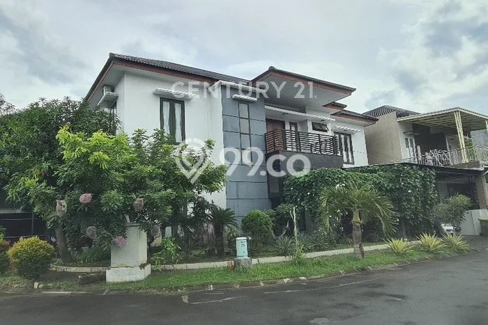 Siap Huni Rumah Mewah 5 Kamar di Lemahwungkuk Dekat ke Mana Pun Siap Huni Rumah Mewah 5 Kamar di Lemahwungkuk Dekat ke Mana Pun
