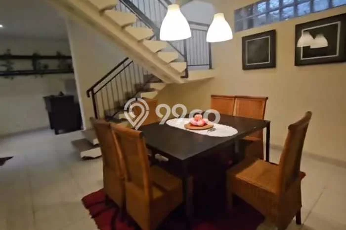 BEST CHOICE! Rumah di , Luas 180m2m² Bangunan 220m2m² BEST CHOICE! Rumah di , Luas 180m2m² Bangunan 220m2m²