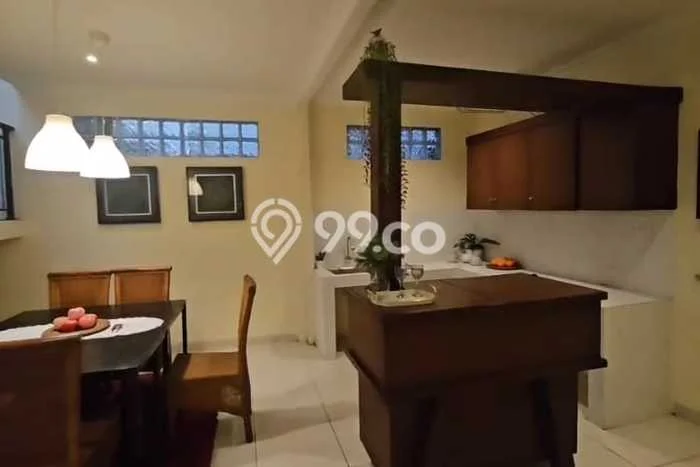 BEST CHOICE! Rumah di , Luas 180m2m² Bangunan 220m2m² BEST CHOICE! Rumah di , Luas 180m2m² Bangunan 220m2m²