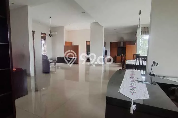 Rumah sewa siap pakai 5 Kamar Tidur di Setiabudi, Bandung Rumah sewa siap pakai 5 Kamar Tidur di Setiabudi, Bandung