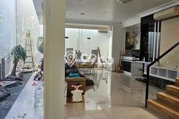 Rumah Elit Modern Siap Huni di Pakuwon Indah Surabaya Rumah Elit Modern Siap Huni di Pakuwon Indah Surabaya