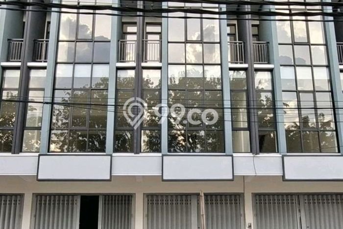 Ruko Paling Dicari LB 192m2 Dijual di Wiyung Ruko Paling Dicari LB 192m2 Dijual di Wiyung