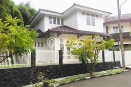 Ready to Use! Premium House LT 285m2 Desain Modern di Bintaro Ready to Use! Premium House LT 285m2 Desain Modern di Bintaro