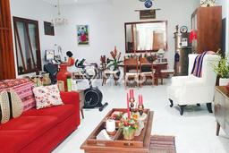 Rumah Mewah LB 285m2 Siap Pakai Desain Elegan di Bintaro, Tangerang Selatan Rumah Mewah LB 285m2 Siap Pakai Desain Elegan di Bintaro, Tangerang Selatan