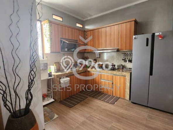 Dijual Rumah 5 Kamar Lokasi Ideal Nyaman dan Strategis di Cibeunying Kidul Dijual Rumah 5 Kamar Lokasi Ideal Nyaman dan Strategis di Cibeunying Kidul