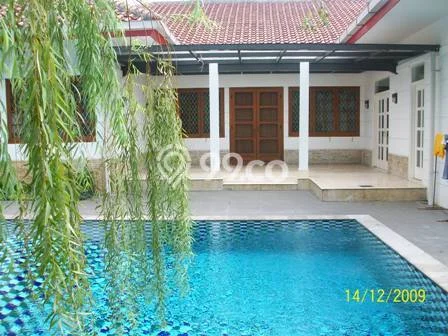 Disewakan Rumah Nyaman di Kebayoran Baru Harga Rp 720 Juta/ Bulan Disewakan Rumah Nyaman di Kebayoran Baru Harga Rp 720 Juta/ Bulan