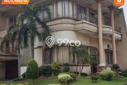 Rumah Elit LB 300m2 Siap Pakai Desain Elegan di Pakuwon City, Surabaya Rumah Elit LB 300m2 Siap Pakai Desain Elegan di Pakuwon City, Surabaya