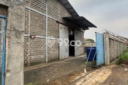 Area Ramai! Gudang Dijual di Curug untuk Bisnis Luas Bangunan 800m2 Area Ramai! Gudang Dijual di Curug untuk Bisnis Luas Bangunan 800m2